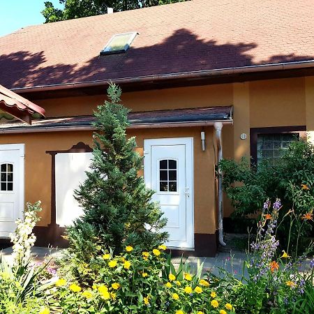 Ardilla Lhota (Prague-East) Exterior foto