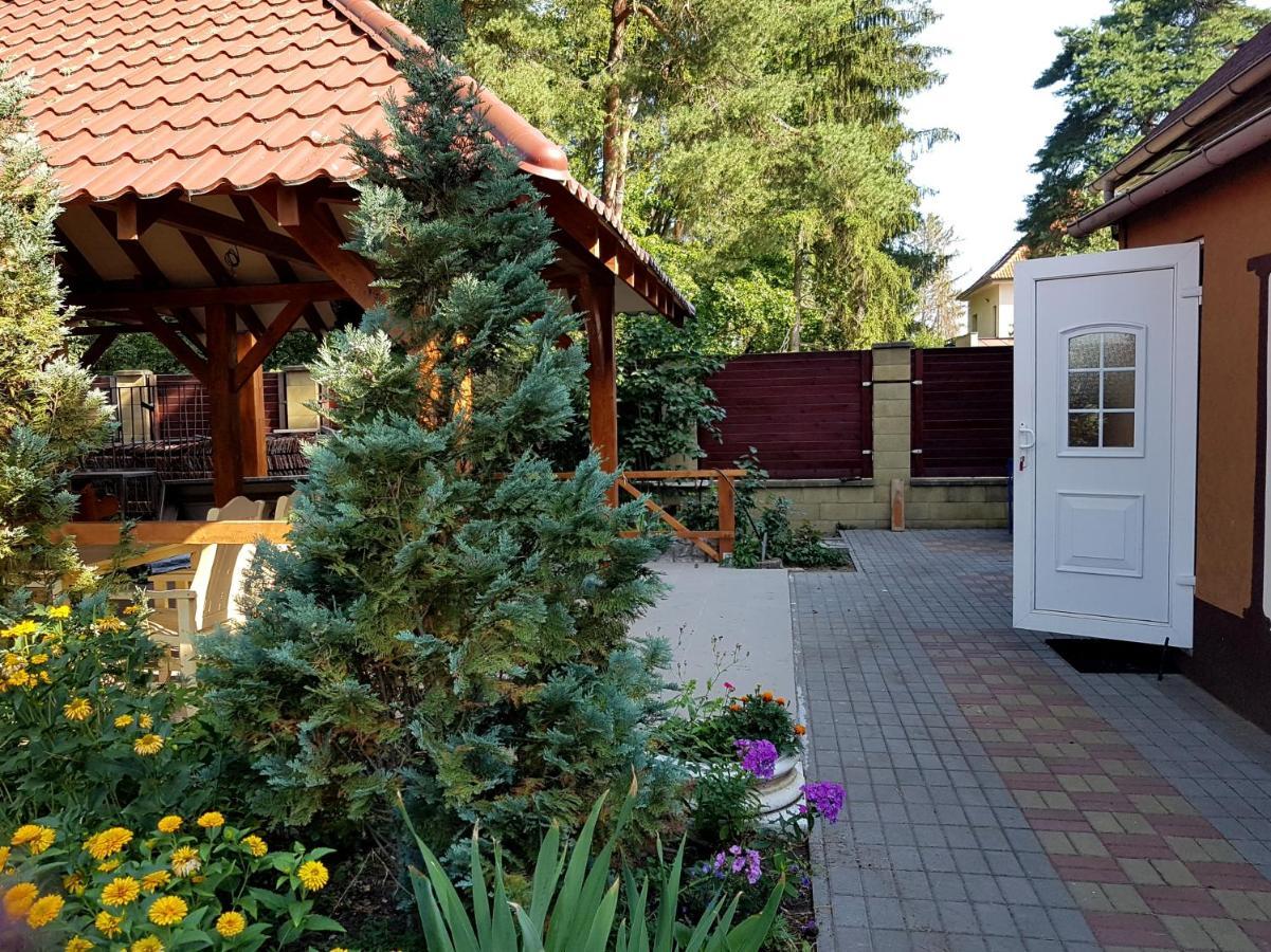 Ardilla Lhota (Prague-East) Exterior foto